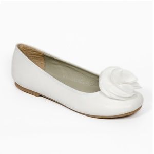 Nw Pazitos Silk Flower Flat White